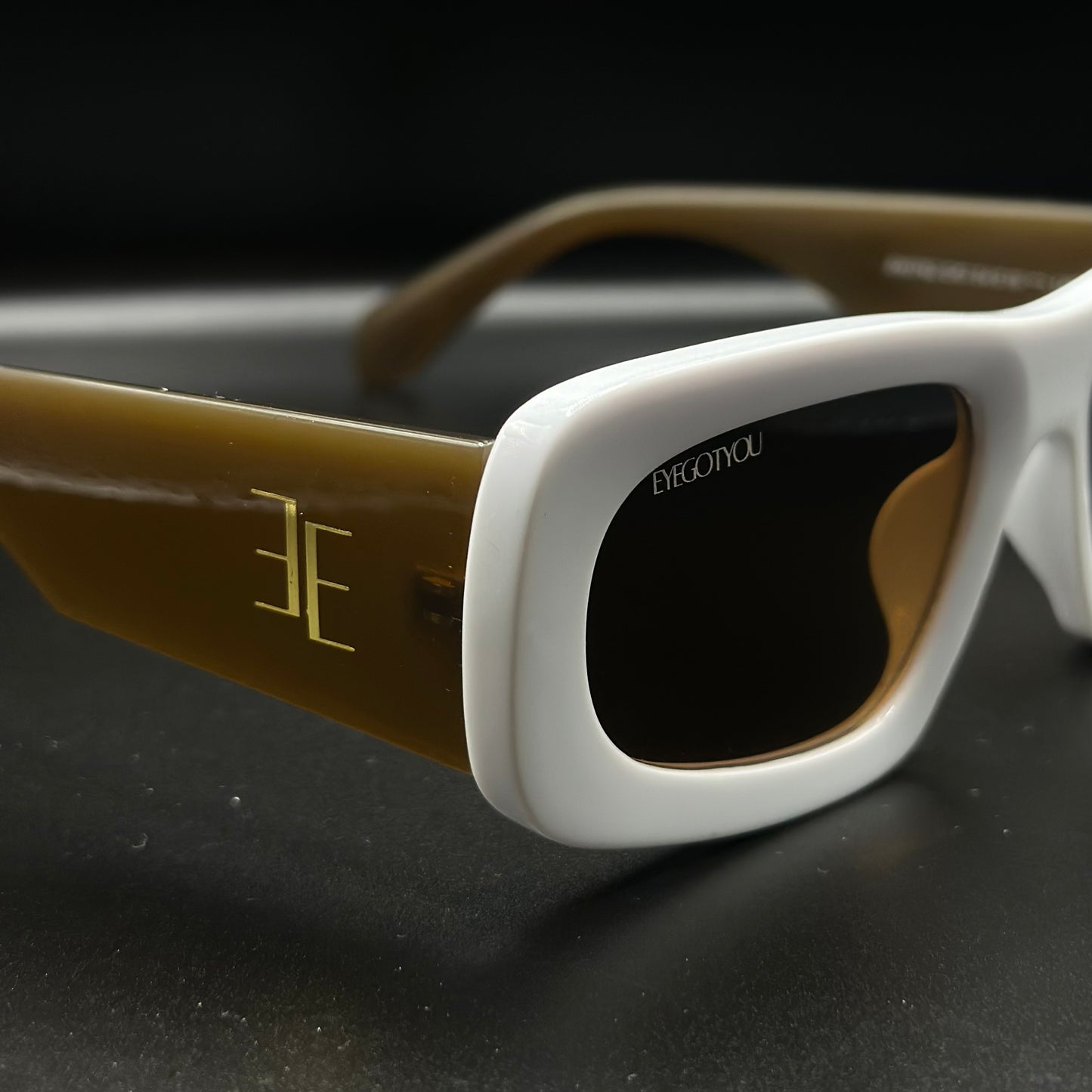 atlas. (white w/ brown temple)