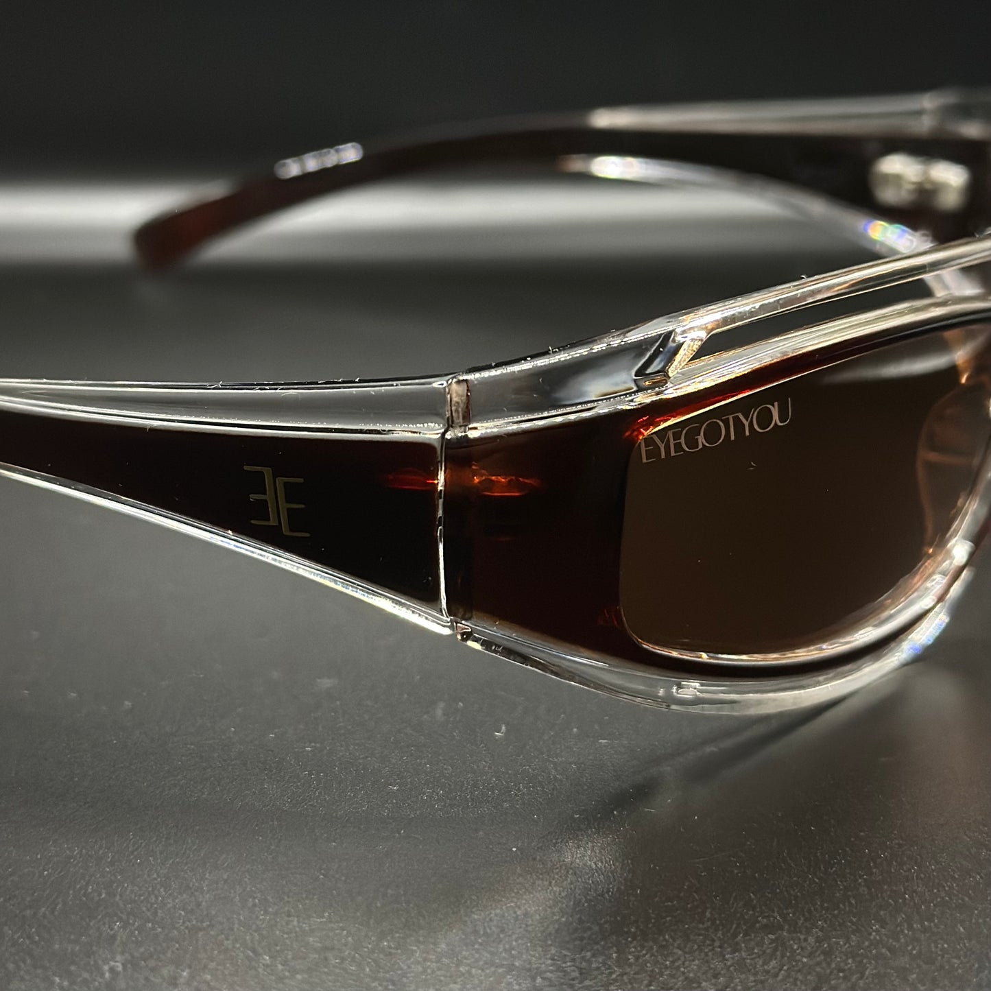 rogue. (transparent brown)