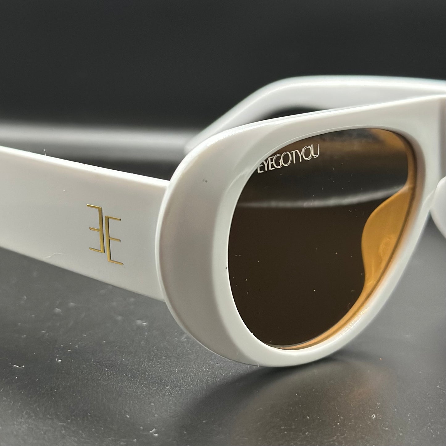 jet. (white w/ brown lens)