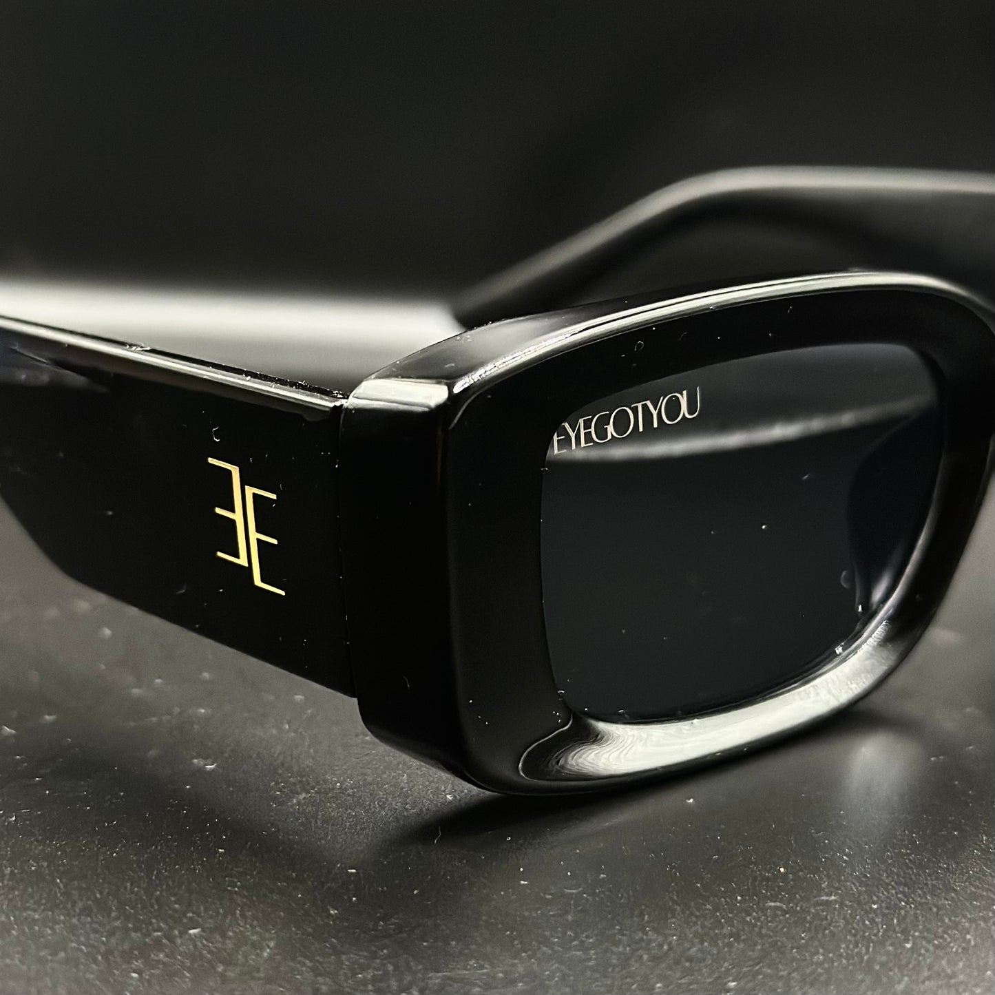 ryder. (black)