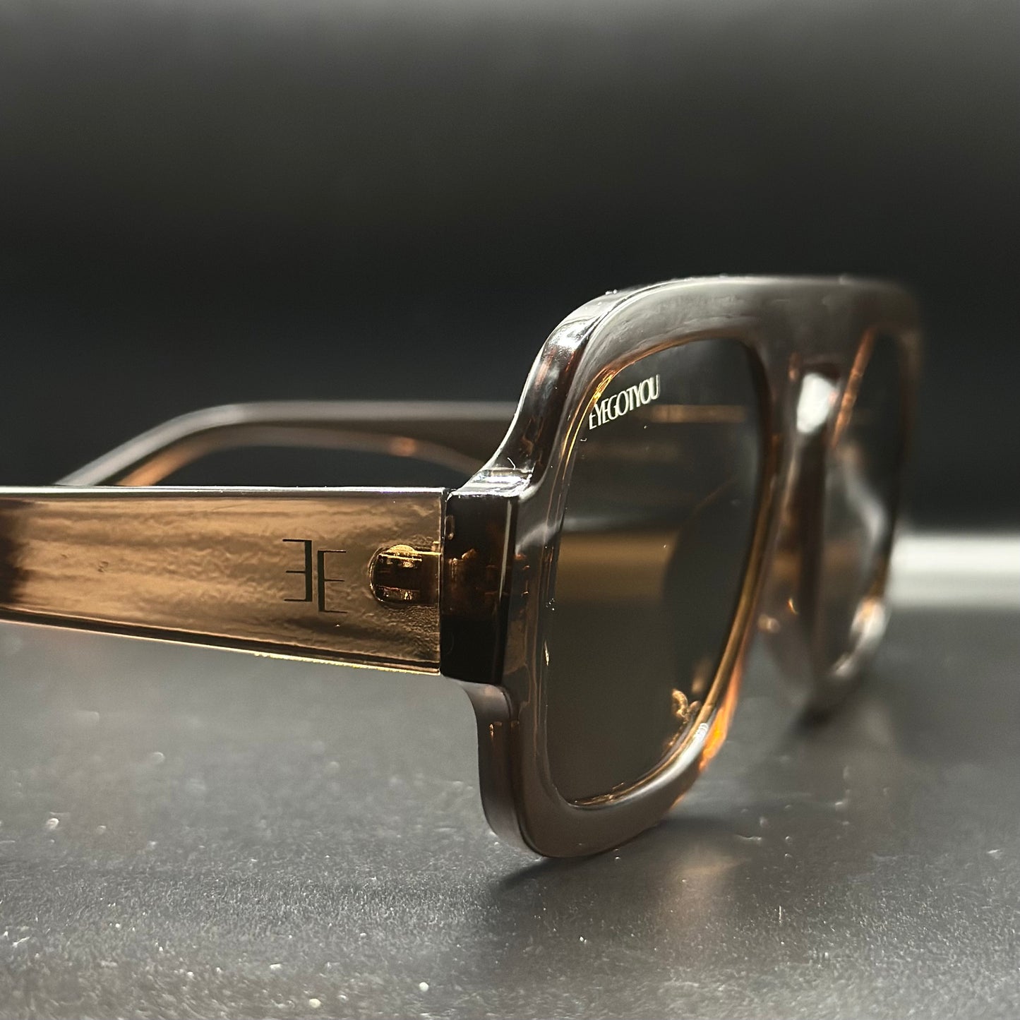 metro. (transparent nude)