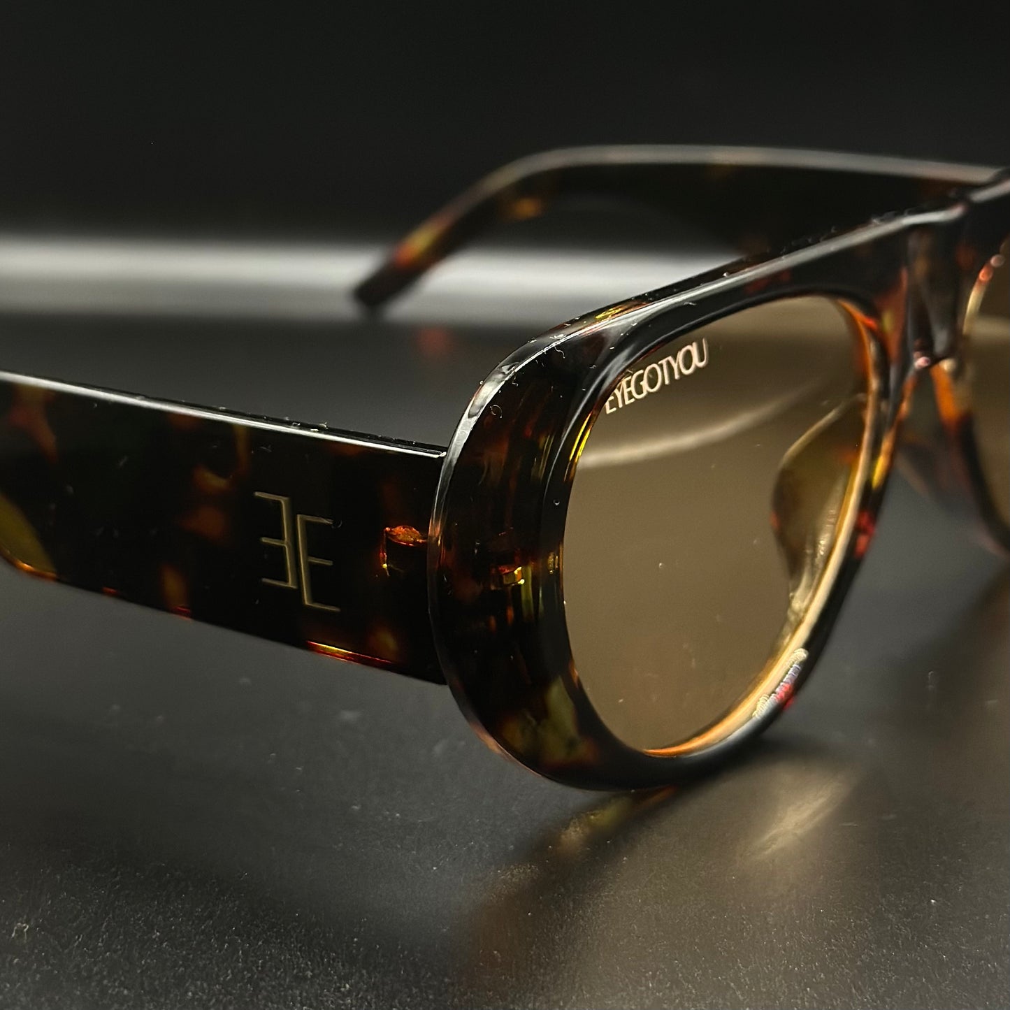 jet. (tortoise shell)