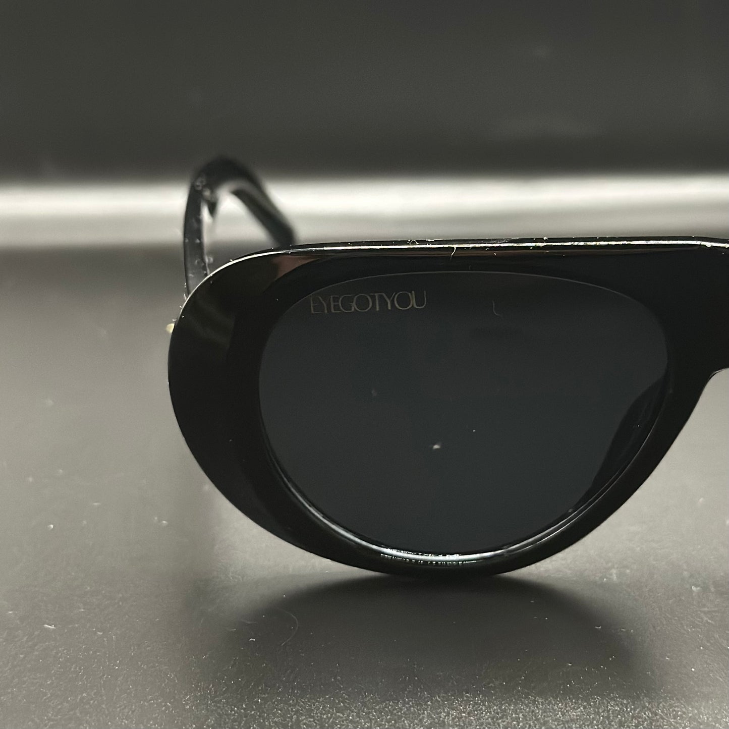 jet. (black)
